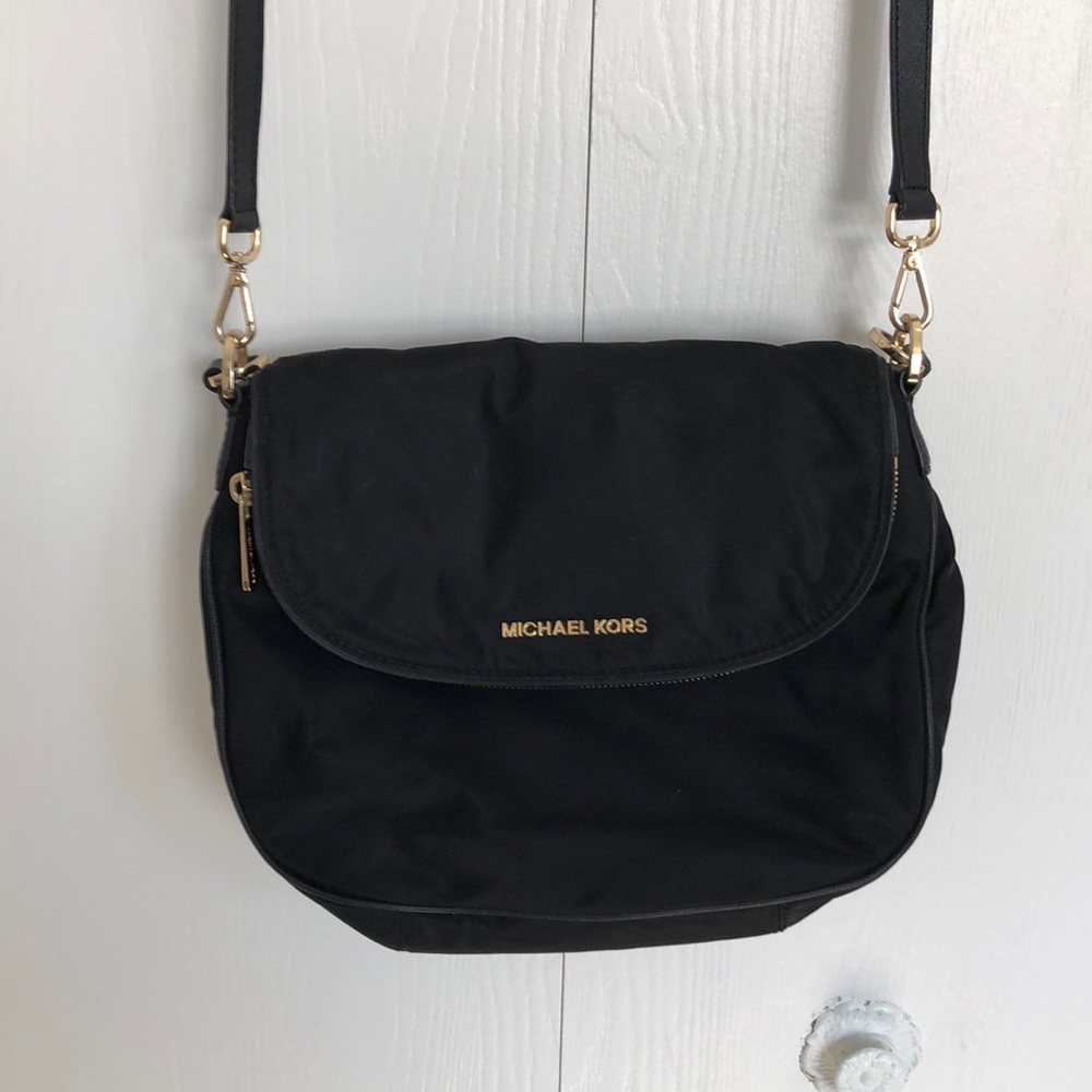 used michael kors crossbody bag poor conditon